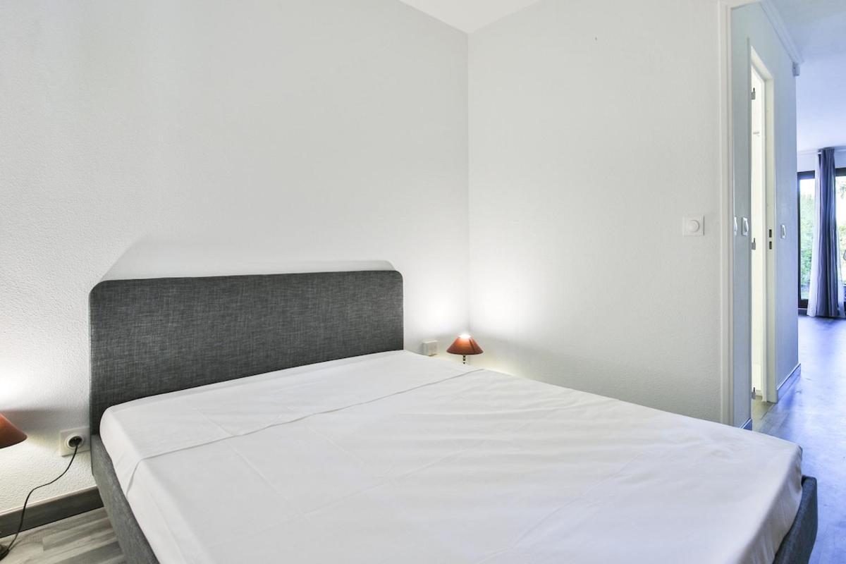 Superbe 2 Piece Tout Confort , Piscine /Ac/Parking Villa Villefranche-sur-Mer Luaran gambar