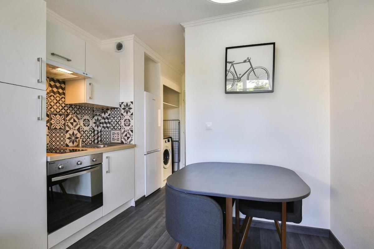 Superbe 2 Piece Tout Confort , Piscine /Ac/Parking Villa Villefranche-sur-Mer Luaran gambar